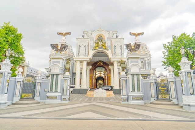 ขายคฤหาส์หลังใหญ่ 3 ชั้น 6นอน รร.นานาชาติ ROISB 3.3 กม. 2ไร่ 72ตร