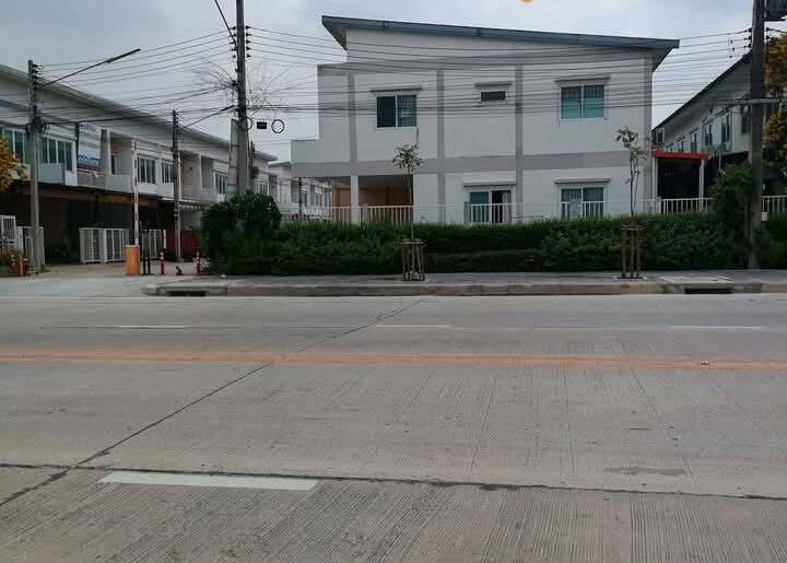 ขายทาวน์เฮ้าส์ 2 ชั้น หลังมุม 33 ตร.ว. ลำลูกกา คลอง 6 จังหวัดปทุม