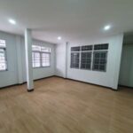 P1569 ให้เช่า บ้านเดี่ยว รัชดาภิเษก 3 ทำออฟฟิศได้ ห้ามเลี้ยงสัตว์