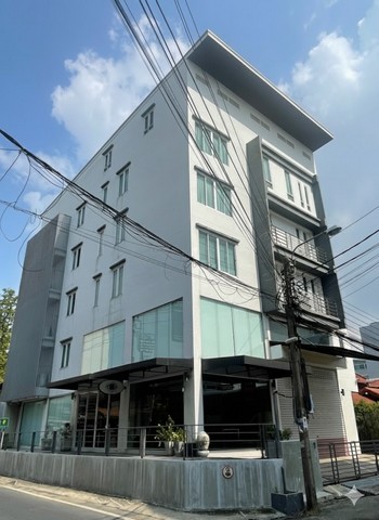 ให้เช่าโฮมออฟฟิศ 4.5ชั้น ถนนพระราม9 ใกล้เดอะไนน์ เหมาะทำออฟฟิศ