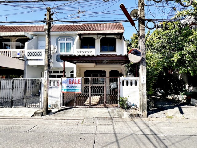 หมู่บ้านโสสุนคร 2 ทุ่งสองห้อง บางเขน กรุงเทพฯ (บ้านหลังมุม)