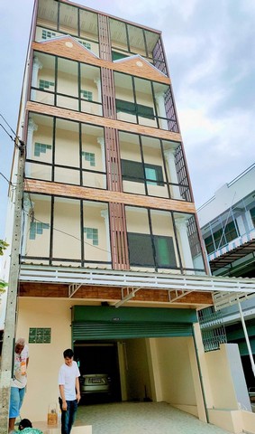 ขายหอพัก5ชั้น 10ห้อง 5.3ล.ทำเลดี เทศบาล นครสวรรค์