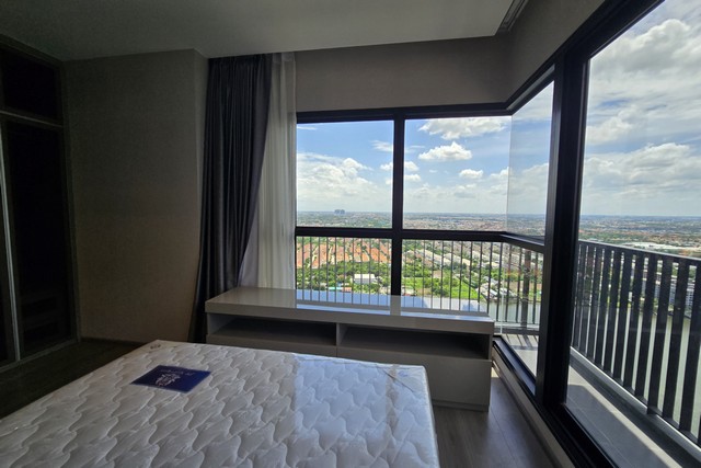 ใครหาคอนโดหรู วิวแม่น้ำ 180°