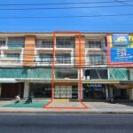อาคารอยู่ริมถนน ทำเลค้าขาย–ทำออฟฟิศดีมาก