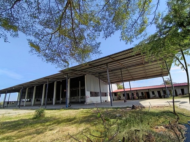 ขายและให้เช่าโกดังเมืองชลบุรีที่ดินเนื้อที่ 4-1-08 ไร่