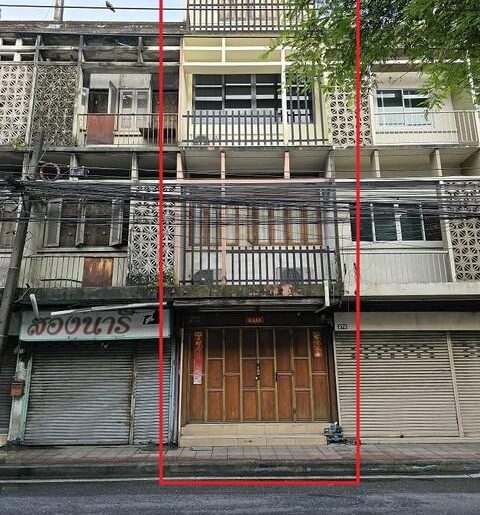 ให้เช่าอาคารพาณิชย์ 4 ชั้น 240 ตร.ม. ริมถนนอินทามระ ใกล้ตลาดห้วยข