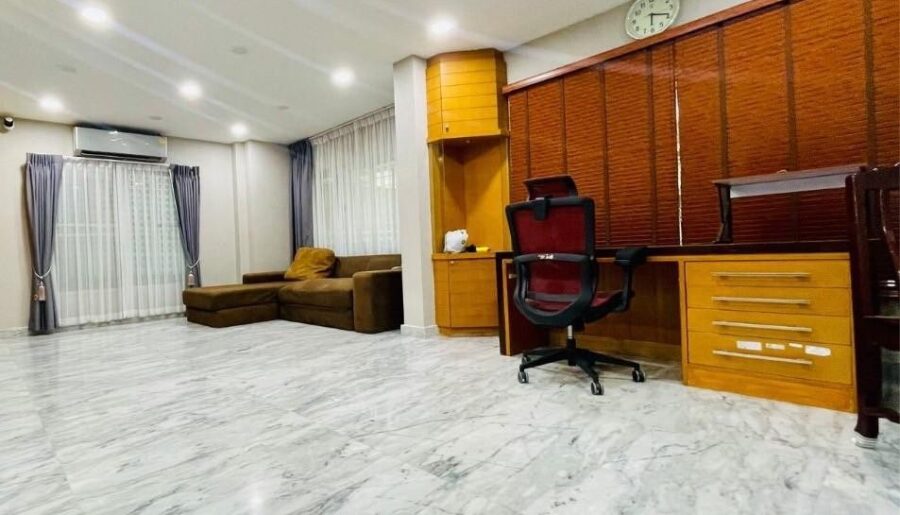 ให้เช่าบ้าน 2 ชั้น ย่านโชคชัย 4-วังหิน ใกล้เซ็นทรัลเฟสติวัลอีสท์ว