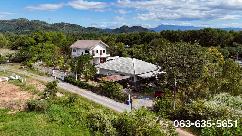 ขายบ้านสวน 2 หลัง สุดคุ้ม เพียง 6 ล้านเท่านั้น ต.เขาพระ อ.เมืองนค