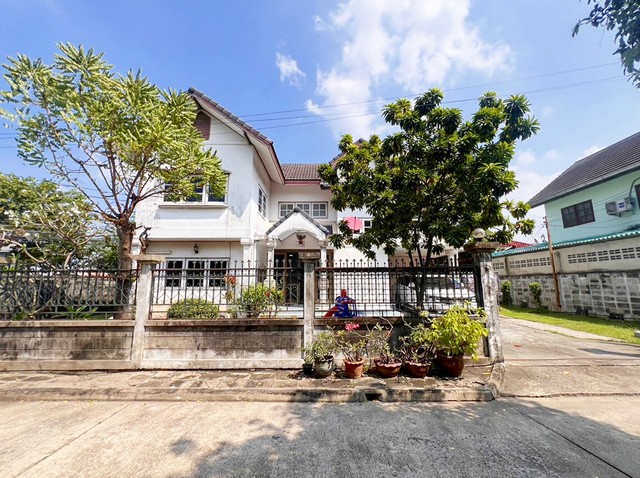 บ้านเดี่ยว 2 ชั้น หมู่บ้าน กฤษดานคร 12 ซอยสวนผัก 35 ตลิ่งชัน