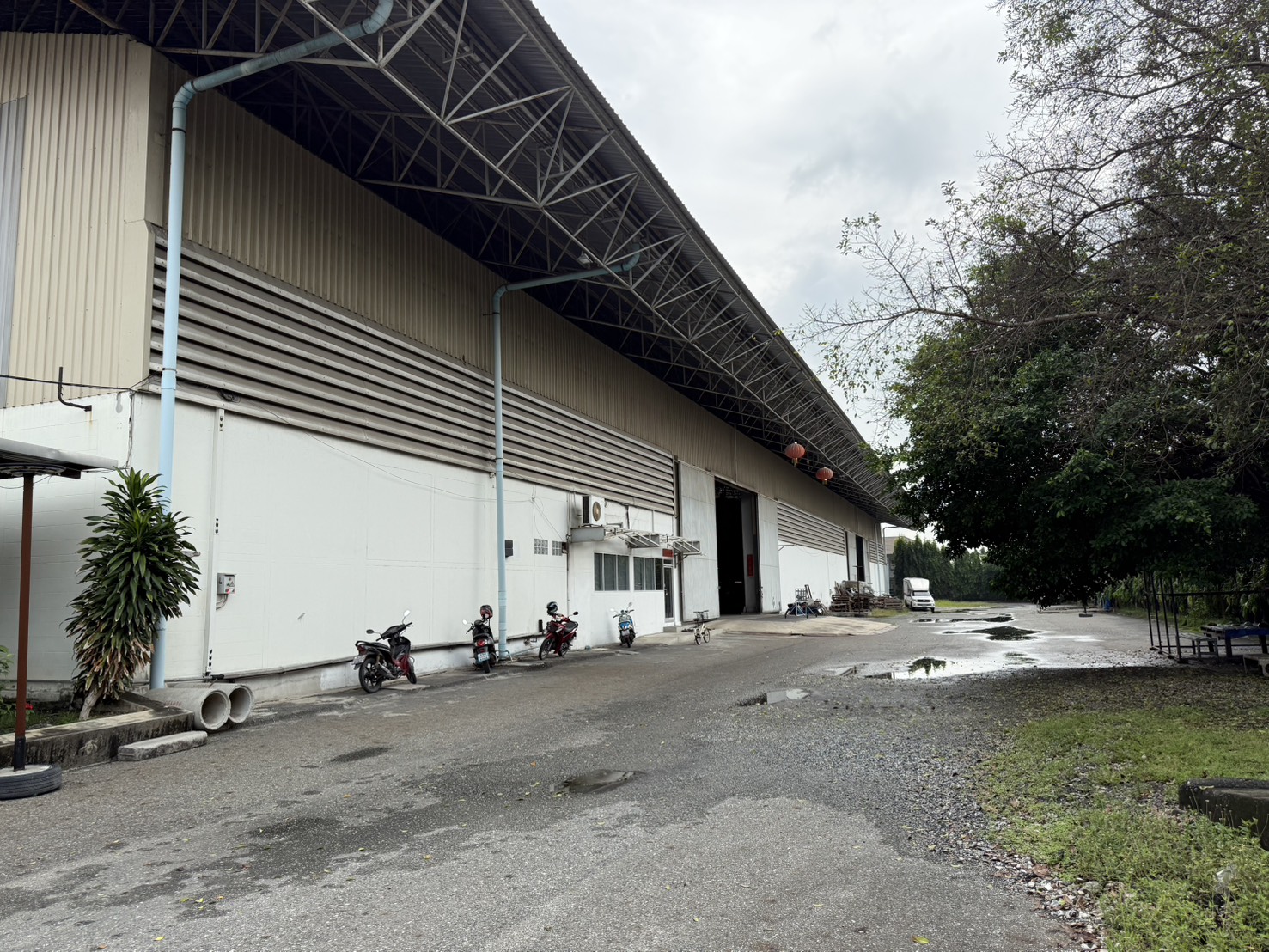 ให้เช่าโรงงาน 7 ไร่ 7,600 ตร.ม ออฟฟิศ มีใบร.ง 4 ซอย บางปลา เทพารั