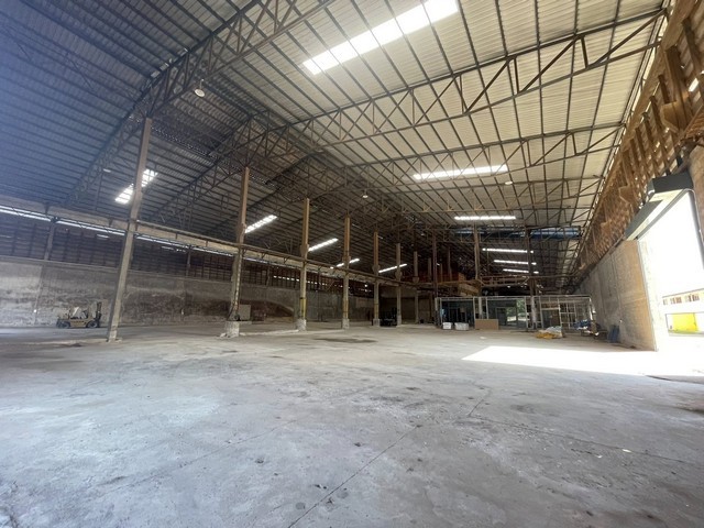 พื้นที่สีม่วง 2,640 ตรม รถใหญ่เข้าได้ ถนนเส้นสุพรรณบุรี-บางบั