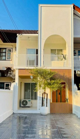 บ้าน 2 ชั้น สไตล์โมเดิร์นมินิมอล เฟอร์ฯบิ้วอินทั้งหลัง เจ็ดยอด