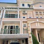ปล่อยเช่า/Rent ทาวน์โฮม คริสตัล วิลล์ เลียบด่วนเอกมัย-รามอินทรา
