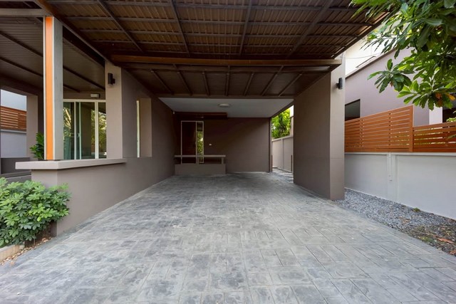 ให้เช่าบ้านเดี่ยว4ห้องนอน ใกล้ธรรมศาสตร์ ศูนย์รังสิต