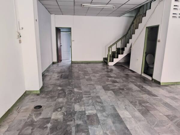 ซื้อก็คุ้ม เช่าก็ดี! บ้านกว้าง 3 นอน ย่านพุทธมณฑลสาย 4