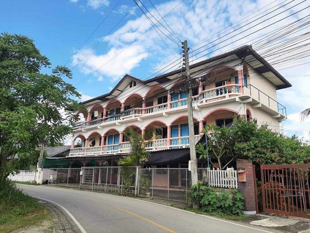 หอพัก 3 ชั้น 16 ห้อง ขายด่วน ผู้เช่าเต็ม สันทราย