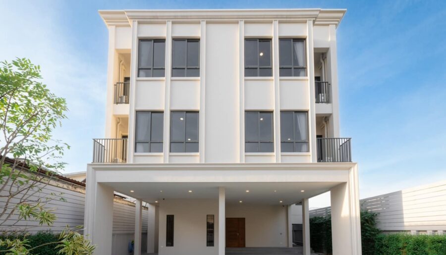 บ้านเดี่ยวสร้างใหม่ 3 ชั้น Luxury Residenceใกล้ MRT เพียง 500 เมต