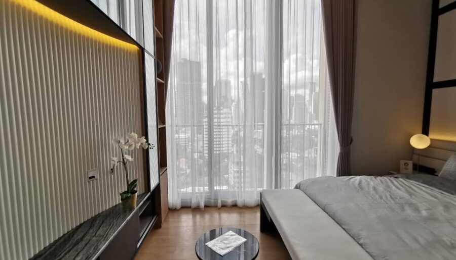 Noble Around 33 safe